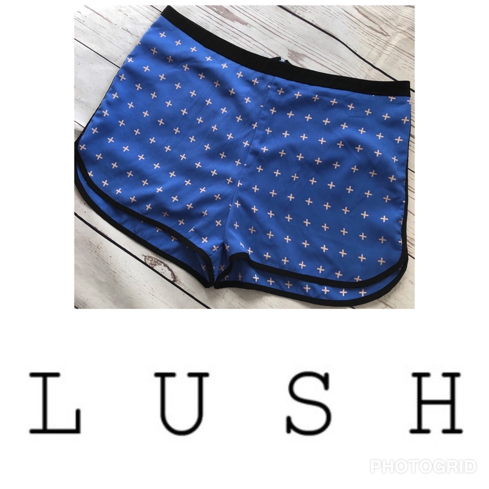 LUSH Blue Cross Pattern Shorts Size M Bohemian Binding Edge lightweight